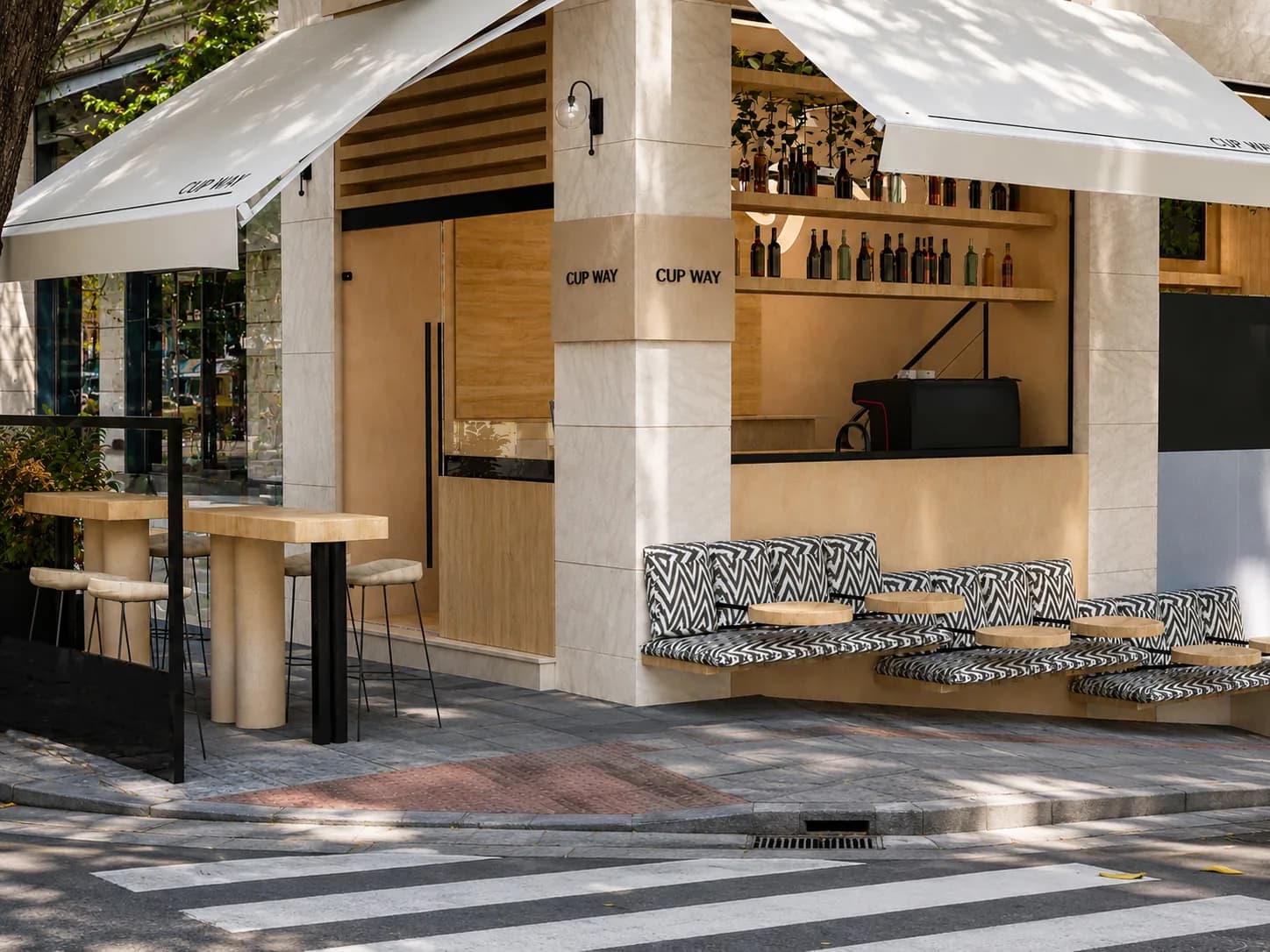 Coffee - Bar in Kolonaki — 01